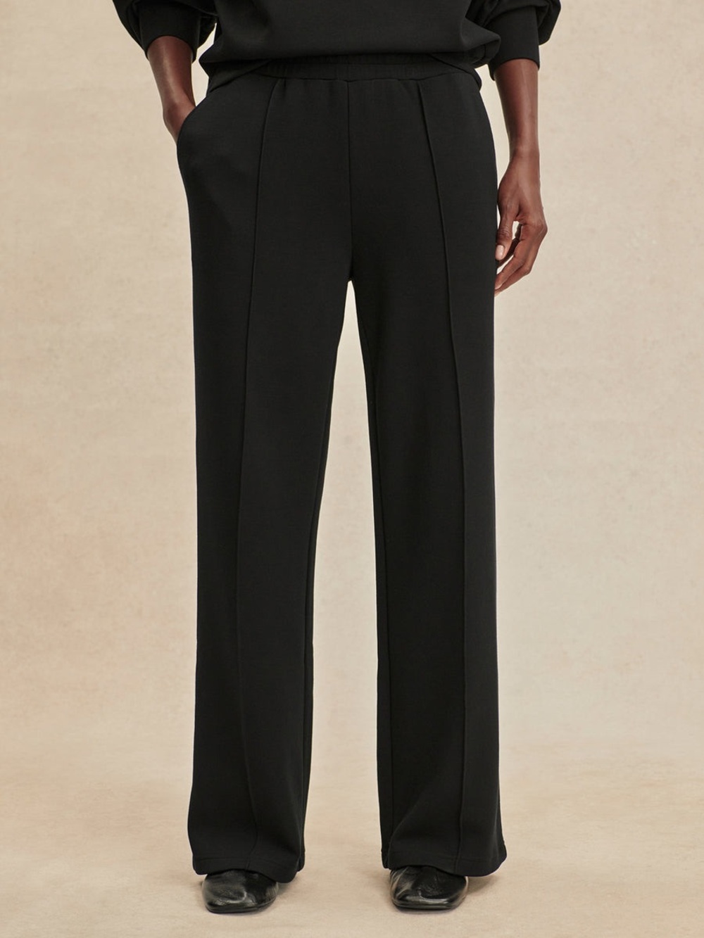 Varley The Wide Leg Pant 30 in Black DoubleSoft fabric Size Small EUC